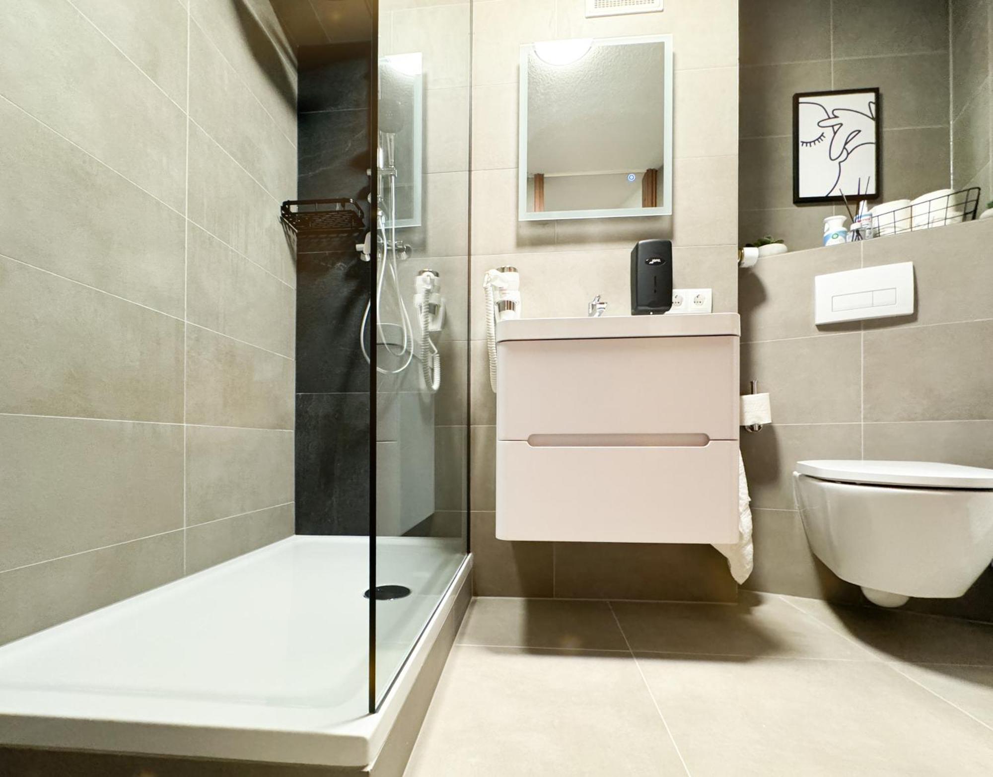 Modern Living In Karlsruhe - Frieden Apartments מראה חיצוני תמונה